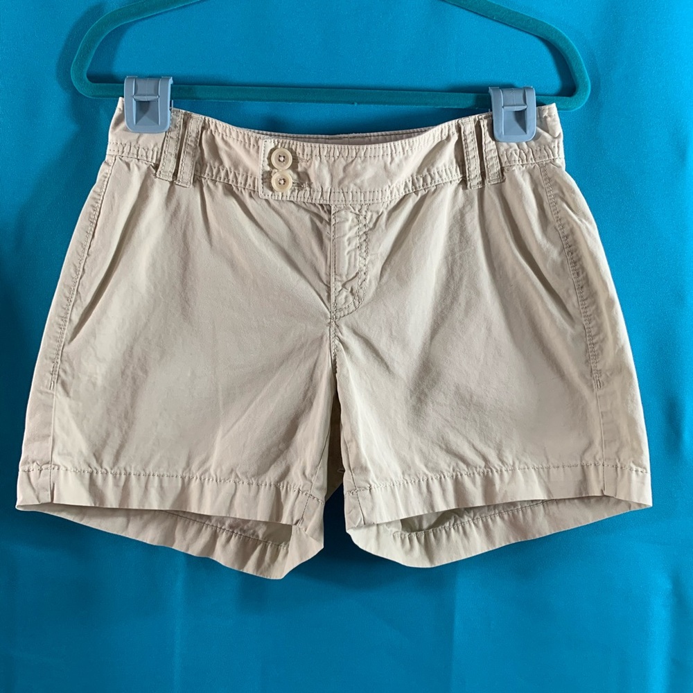 Banana Republic women’s Chino Shorts Beige size 4